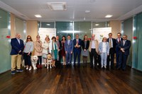 Foto de familia de la exhibición en las instalaciones del Banco Santander